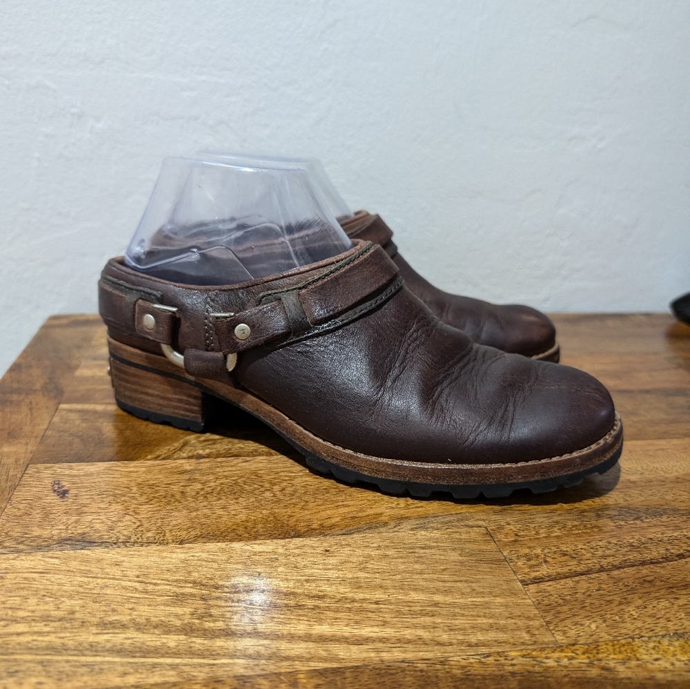 UGG Sullivan Clogs Leather Harness Mules Shearling‎ Slip On Brown 5506 Size 7.5